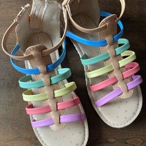 Almost new sandals . 11c cat&jack